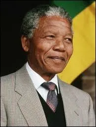 Combien d'annes Nelson Mandela a-t-il pass en prison avant d'tre libr en 1990 ?