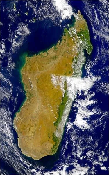 Quelle est la superficie totale de Madagascar ?