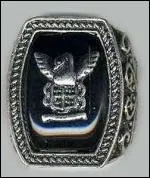 Nous sommes au nombre de 2 et nous sommes portées par :