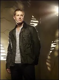 David est le Prince Charmant James, mais son histoire  Storybrooke est inverse par rapport  celle du conte, car... ?