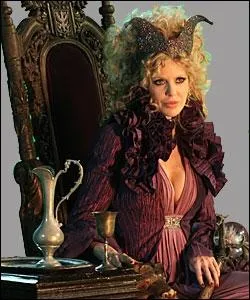 Ce personnage est une mchante. Est-ce Malfique, la sorcire de la Belle au bois dormant, ou est-ce la sorcire ogresse de Hansel et Gretel ?