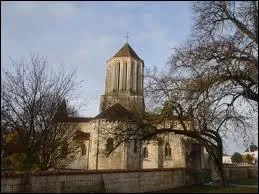 Je quitte la Charente-Maritime par la commune de Surgres. Comment appelle-t-on ses habitants ?