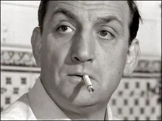 J'ai brusqu Patricia quand je lui ai dit L'homme de la pampa parfois rude reste toujours courtois mais la vrit m'oblige  te le dire : ton Antoine commence  me les briser menu.