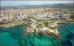 Quelle est cette station balnaire de Sardaigne ?