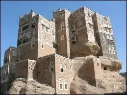La ville de Sana'a prsente un aspect pittoresque. O est cet insolite endroit ?
