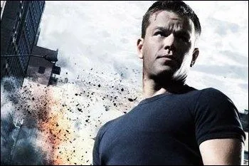 Mon nom est Jason Bourne, je suis le personnage principal d'une trilogie. Incarn par un acteur mais je ne sais plus lequel, aidez-moi  m'en rappeler :