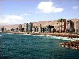 O se trouve la baie d'Antofagasta ?