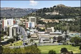 Voici l'entre de la ville de Maseru. De quel pays est-elle la capitale ?