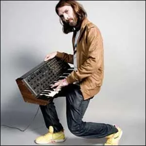  quel groupe de musique appartient-il ?