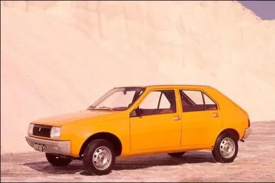 Quel est le nom de cette voiture sortie en 1976 et qui fut surnomme la poire ?