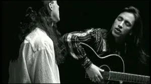  More Than Words  fut la ballade musicale de l'anne 1990 : quel groupe en est l'auteur ?