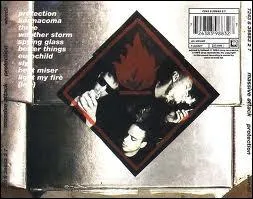 A quel groupe anglais, originaire de Bristol, associe-t-on le titre  Protection  en 1994 ?