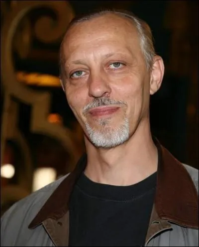 Parmi les nombreux artistes ns  Nancy, on trouve deux frres chanteurs : CharlElie Couture et :