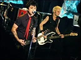 Ce groupe amricain, originaire d'Oakland, enregistra  Longview  en 1994. Quel est son nom ?