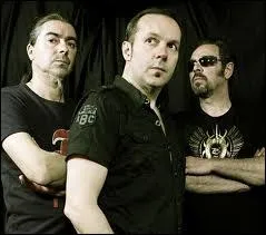 La varit franaise fut marque par le succs de ce titre :  Les Larmes des maux . Quel groupe ralisa ce coup de matre musical en 1992 ?