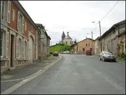 Je traverse la commune de Valmy, o ses habitants portent le nom de ...