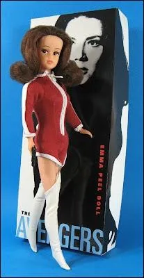 Cette poupe, selon son emballage, reprsente l'hrone de srie... ?