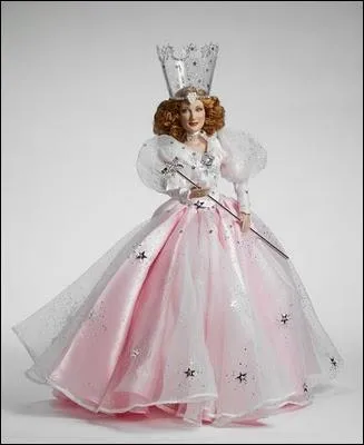 Cette poupe fe reprsente un personnage culte du cinma pour enfant, lequel ?