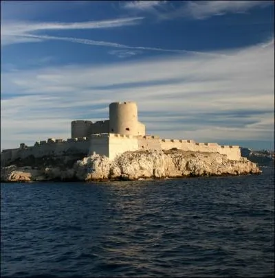 Construit sur ordre de Franois Ier pour protger le port de Marseille, il devint une prison en 1580 pour y accueillir des prisonniers comme Mirabeau, le Masque de Fer et un certain comte... .