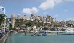 Notre dernire escale se nomme Salvador de Bahia. Prcisez le pays.