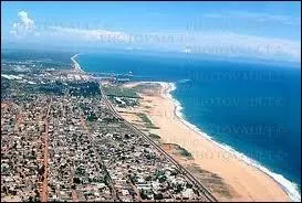 La huitime tape se nomme Lom. O est cette ville borde par l'Ocan Atlantique ?