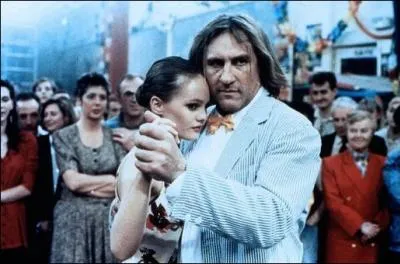 Une adolescente de 17 ans, place  la DDASS quand elle avait 3 ans, part  la recherche de son pre qu'elle tient pour responsable de la tragdie qui a cot la vie  sa mre.