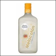 A base de quel fruit est fabriqu l'alcool nomm  melocoton  ?