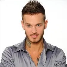 Dans quel groupe de chanteurs tait Matt Pokora avant de dcider de mener une carrire en solo ?