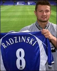 Radzinski et Koller formaient un duo d'attaque poustouflant lors de cette belle campagne anderlechtoise. Dans quel club fut transfr Radzinski ?