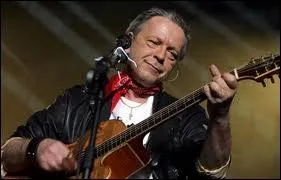  Qu'tu sois fils de princesse ou qu'tu sois fils de rien. Tu s'ras fils de tendresse, tu s'ras pas orphelin...  