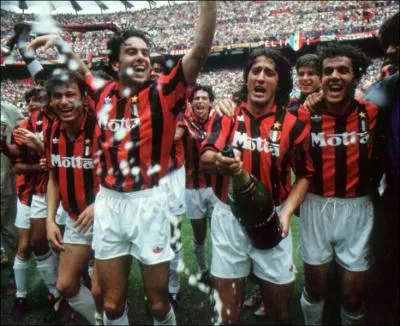 Je suis un club italien ayant remport 7 fois la prestigieuse Ligue des champions. J'ai remport, entre autres, 18 titres de champion d'Italie dont le 1er en 1901. Je suis ...