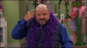 Quelle femme aigrie est amoureuse de Bertrand (Bertram) ?