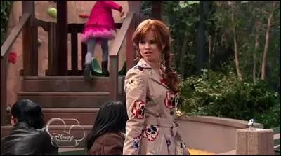 Avec qui s'entend-elle le mieux (dans la famille Ross) ?