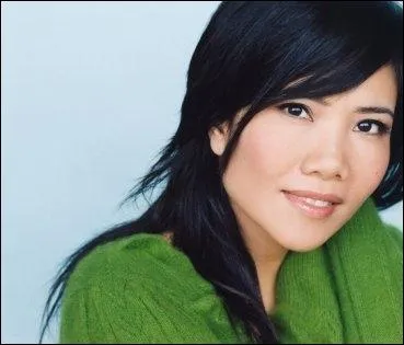 Comment s'appelle la femme de Francis ?