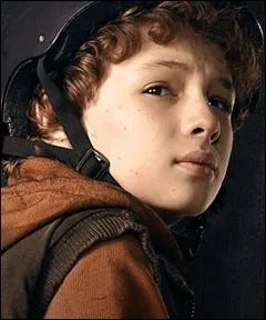 Il est le cadet des frres Mason. Il est souvent laiss de ct lorsque son pre et ses frres partent en mission. Qui est-ce ?