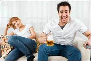 Selon les femmes, quelle est la manie de clibataire endurci la plus nervante chez les hommes ?