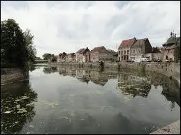 L'Escaut, fleuve europen, traverse trois pays : la France, la Belgique et ...