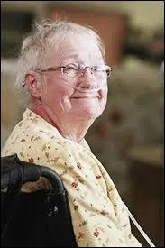 L'actrice qui joue le r�le de Karen est-elle morte elle aussi d'un cancer ?