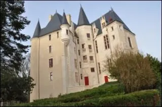 Le Chteau Raoul, qui donna son nom  Chteauroux difi  partir du 10 sicle par :