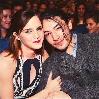 Ces deux acteurs m'ont beaucoup mue par la qualit de leur jeu aux cts de Logan Lerman dans le film 'The Perks of Being a Wallflower'. Qui sont-ils ?