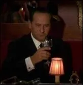 La mme anne, il est aux cts d'Audrey Hepburn et Peter O'Toole dans une comdie policire de William Wyller. Quel est le titre du film ?