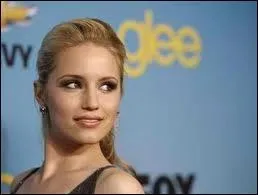 Qui fait croire  Will Schuester qu'elle est enceinte ?