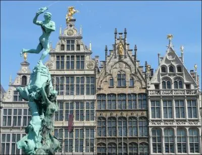 On peut voir cette statue  : ( indice : c'est le nom de la ville ... . en flamand)