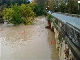 Le fleuve Argens coule uniquement dans le dpartement ...