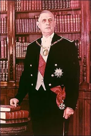 Homme de l'appel du 18 juin 1940 et chef de la France libre, Charles de Gaulle est, en 1958, le fondateur du rgime de la Ve Rpublique. Quelle est la singularit de sa seconde lection en 1965 ?