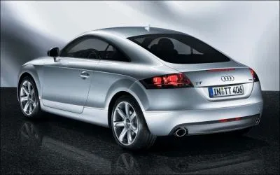 Quelle voiture de la marque Peugeot a des ressemblances avec l'Audi TT ?