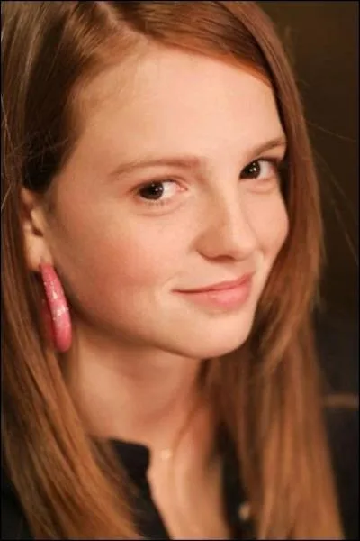 Comment s'appelle la fille ane de Valrie ?