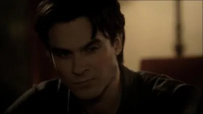 De quelle couleur sont ses cheveux ?