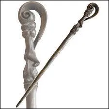 Et enfin,  qui appartient cette baguette ?