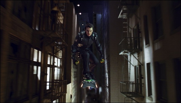 Il apparaît sur un skate et devient un aussi dangereux ennemi pour Spider-Man que son père. De quel film est issue cette scène ?